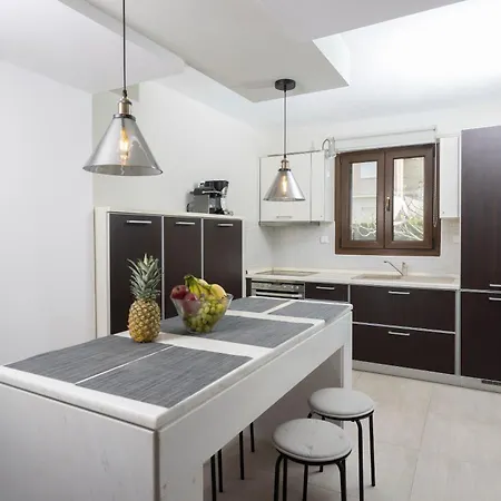Villa Terra - Great Gardens, Shared Pool, Bbq Villa