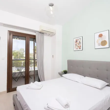 Villa Villa Terra - Great Gardens, Shared Pool, Bbq *