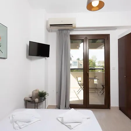 Villa Villa Terra - Great Gardens, Shared Pool, Bbq *