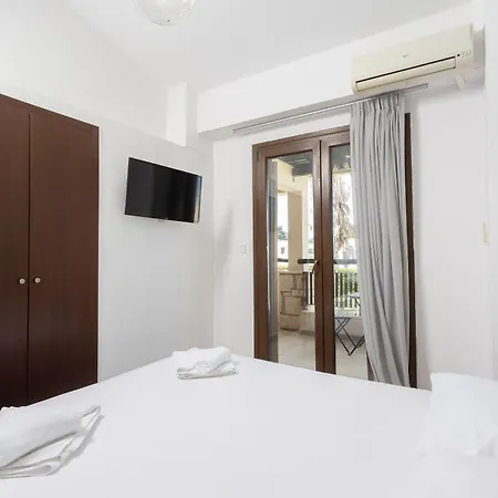 Villa Terra - Great Gardens, Shared Pool, Bbq *