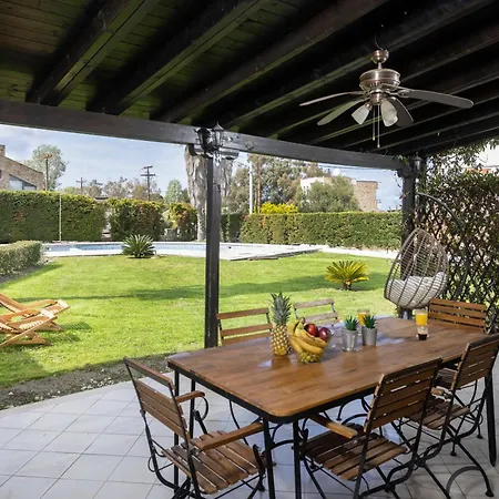 Villa Villa Terra - Great Gardens, Shared Pool, Bbq Pefkochori