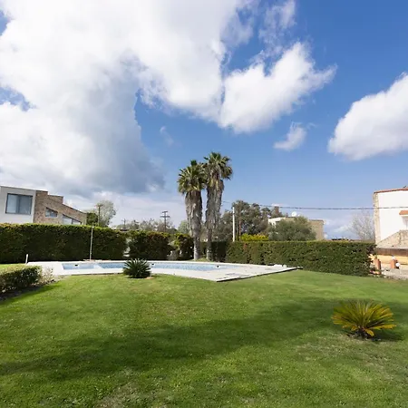 Villa Terra - Great Gardens, Shared Pool, Bbq Pefkochori
