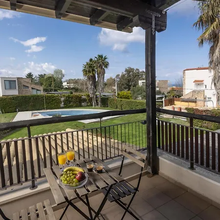 Villa Terra - Great Gardens, Shared Pool, Bbq * Pefkochori
